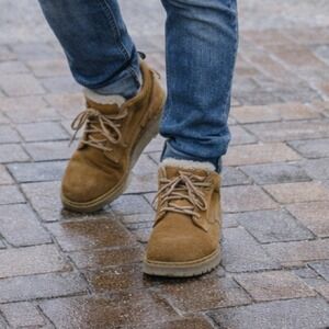 Ugg Neumel (size 9) brown boots